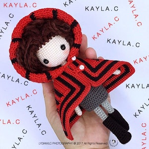English: Crochet Doll Pattern-Kayla C 凯拉 C (Cloak Girl)