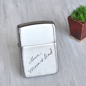 Accendino Zippo inciso regalo personalizzato per papà regalo di anniversario personalizzato marito sposo fratello padre regalo di compleanno scrittura a mano