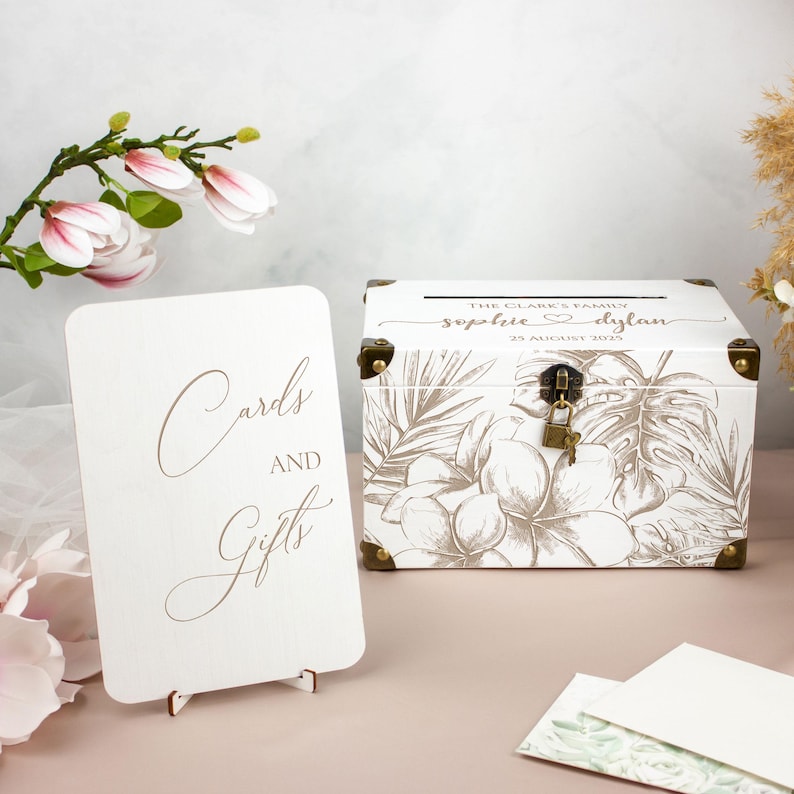 Caja para tarjetas de boda gótica - Caja negra con sobre y cerradura - Caja para tarjetas y regalos de boda de Halloween - Hucha de madera grabada con pareja imagen 6