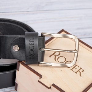 Bruidsjonkers geschenkdoos gegraveerde riem bruidsjonkers riem cadeaus voor hem gepersonaliseerde riem herencadeau Be my stalknecht lederen riem bruidegom geschenkdoos gratis