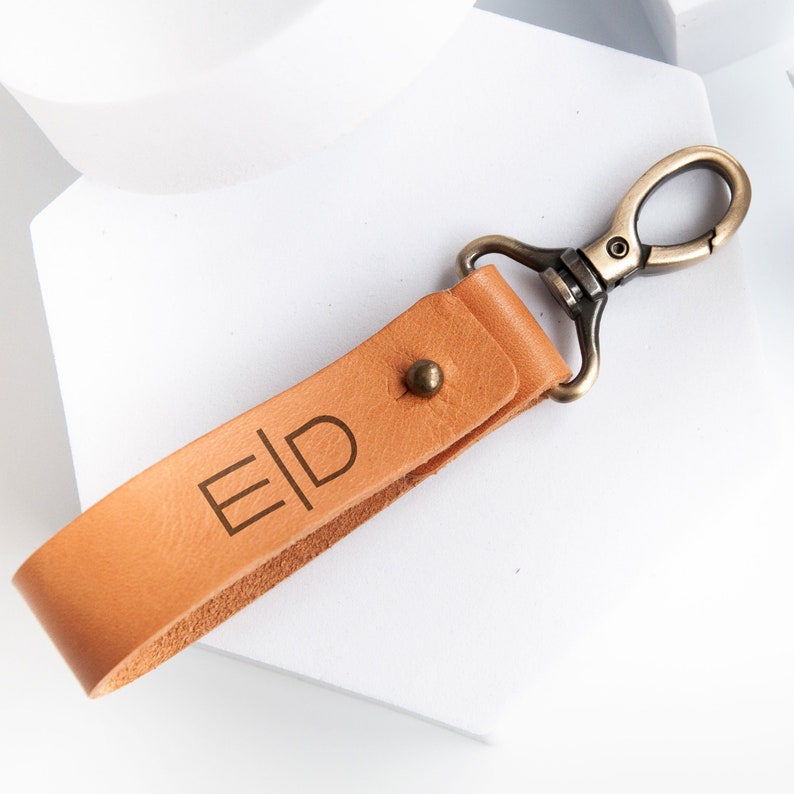 Custom Leather Keychain, Personalized Chrismas Gift, Engraved Key Fob, Leather Gift for Dad from Daughter, Name Key Chain, Mens Gifts Light Brown/Antique