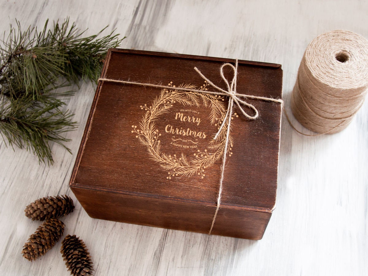 Caja de madera personalizada caja de regalo de Navidad grabado Etsy