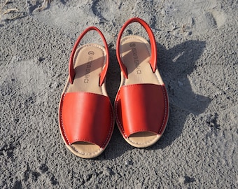 Red leather sandals for women perfect for your summer. Menorquinas sandals for women. Avarcas sandals Handmade. Leather open shoes