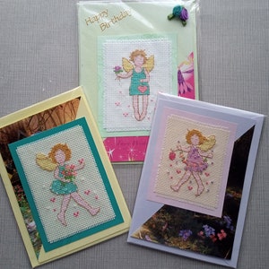 Fées avec des fleurs - Cartes terminées au point de croix