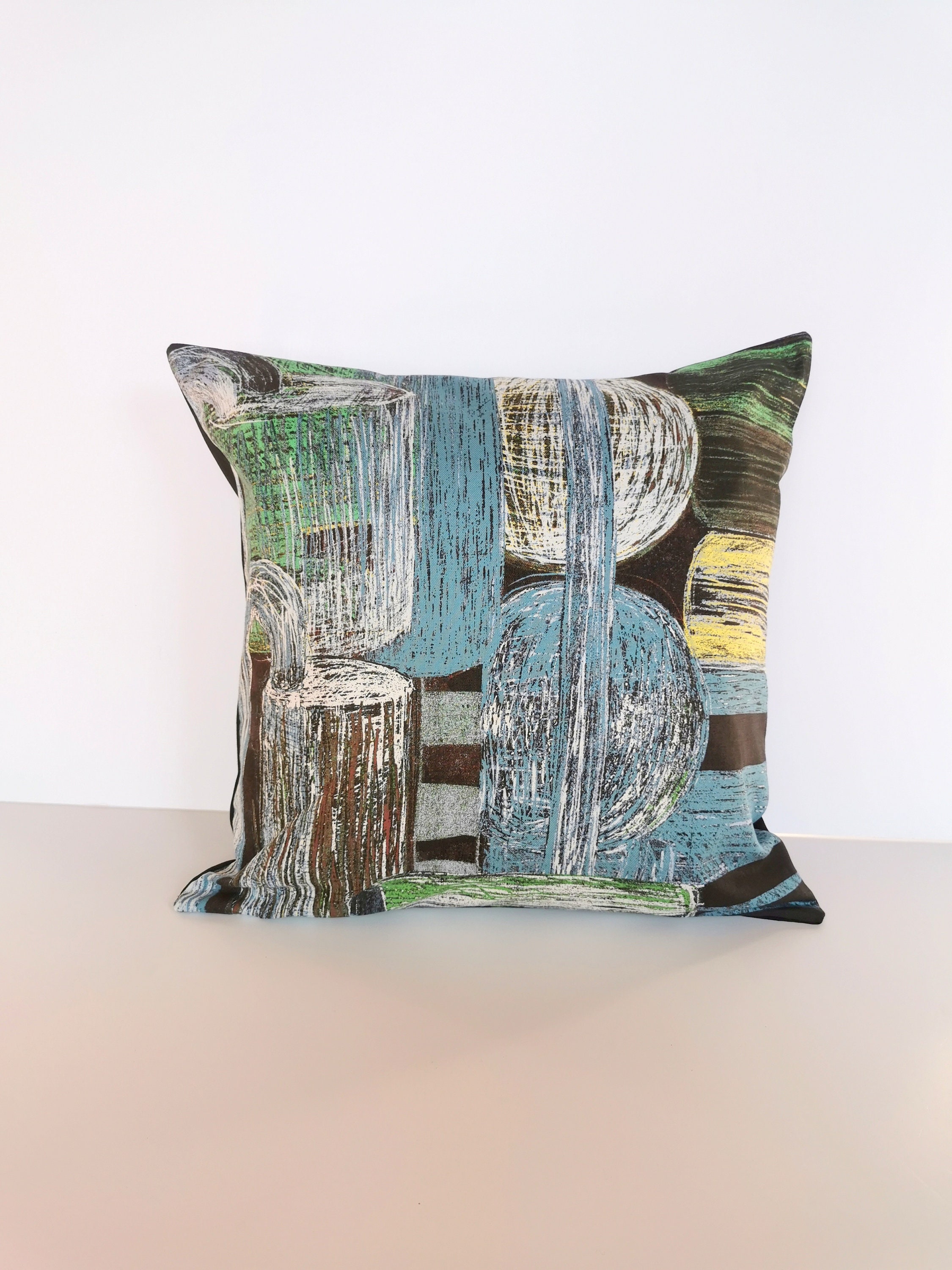 Housse de Coussin, Carrée, en Tissu Japonais, Ultra Moderne, L'artiste Yumi Yoshimoto, Dos Gris Anth