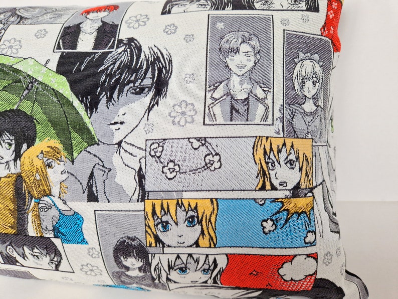 Mangas, housse de coussin en tissu jacquard épais, bande dessinée autour des femmes mangas, noir et blanc, touches rouge, bleu et jaune image 5