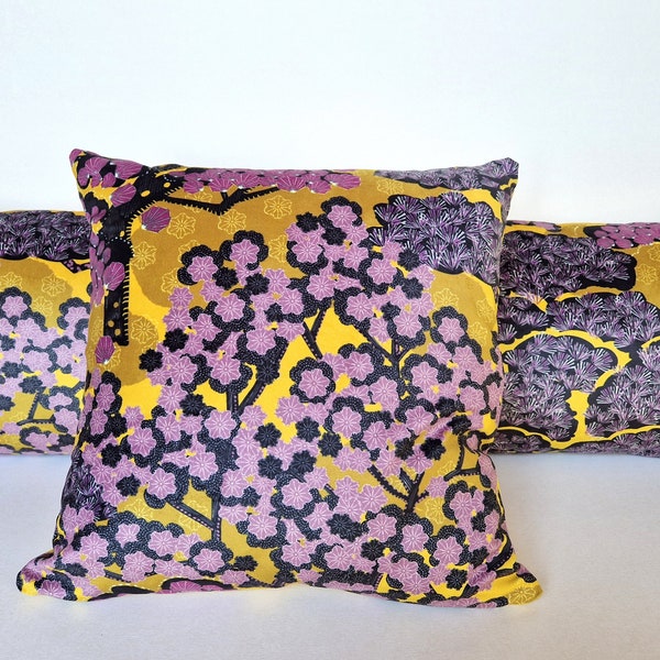 Housse de coussin en velours polyester Français, forêt de pins stylisées, jaune, aubergine, violet, double face rectangulaire