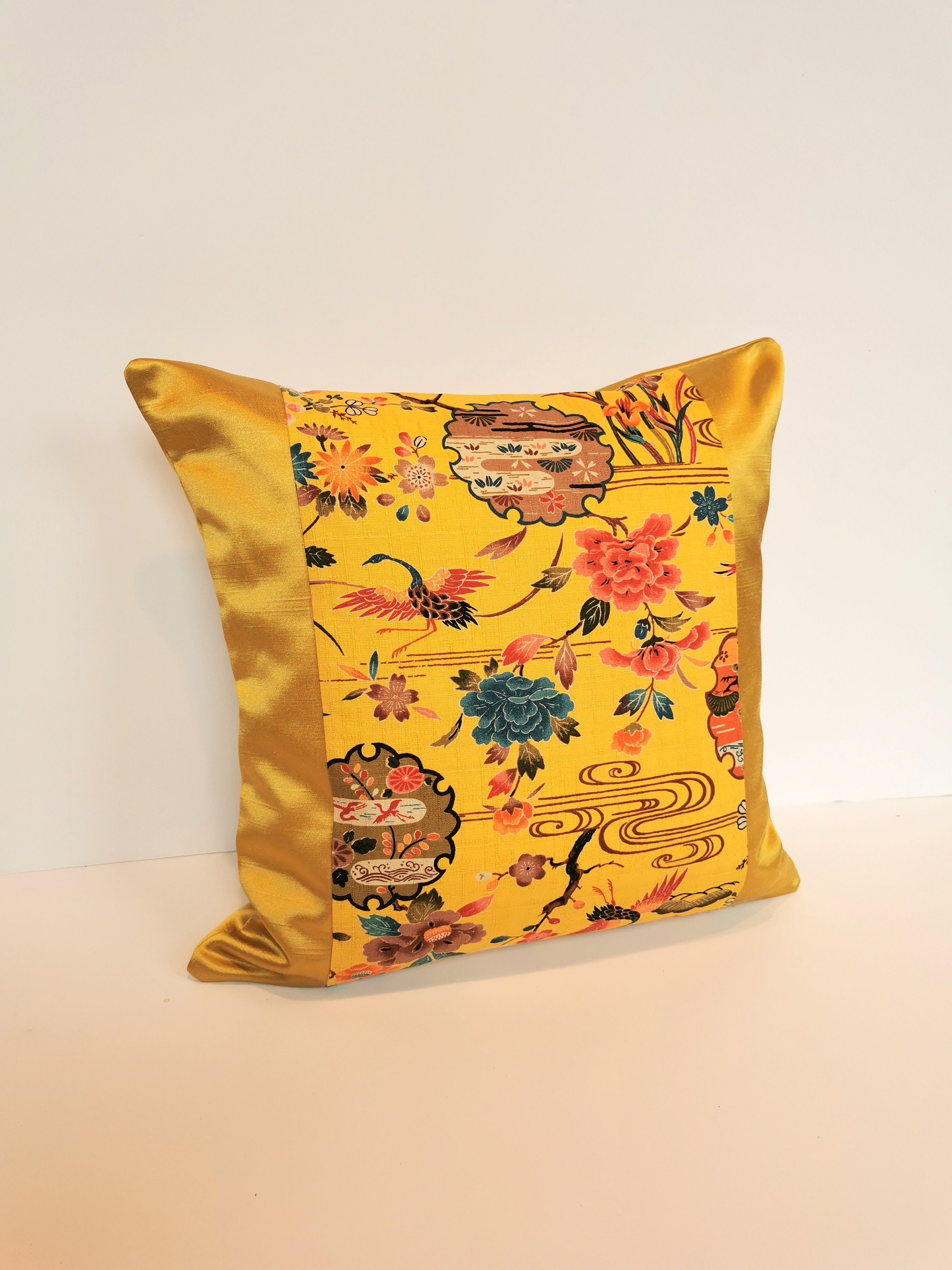 Housse de Coussin, Double Face, Tissu Asiatique Coton, Jaune, Fleurs, Or Au Dos , Carrée, Patchwork,