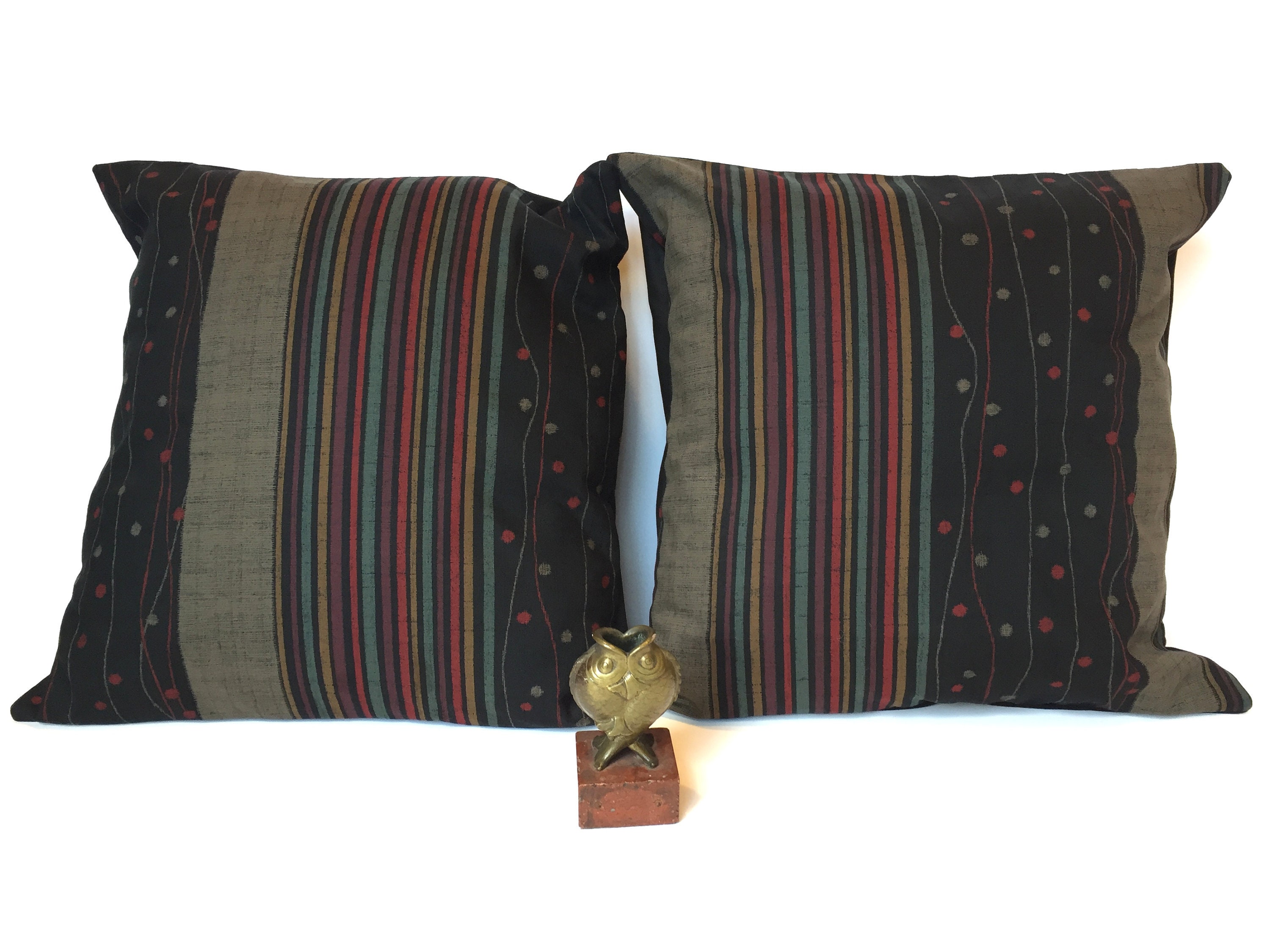 Housse Coussin en Tissu Traditionnel Classique Japonais, Coussin Noir avec Des Dessins Géométriques 