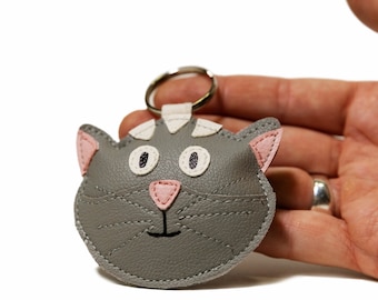 Joli porte-clé chat, porte-clé chat gris, breloque de sac chat, cadeau pour les amoureux des chats, porte-clé animal simili cuir, porte-clé chat fait main