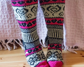 Hand knitted wool socks, patterned, stripes, hearts, pink, black, large