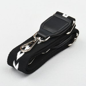 Verstellbarer Crossbody-Taschengurt in Schwarz und Weiß