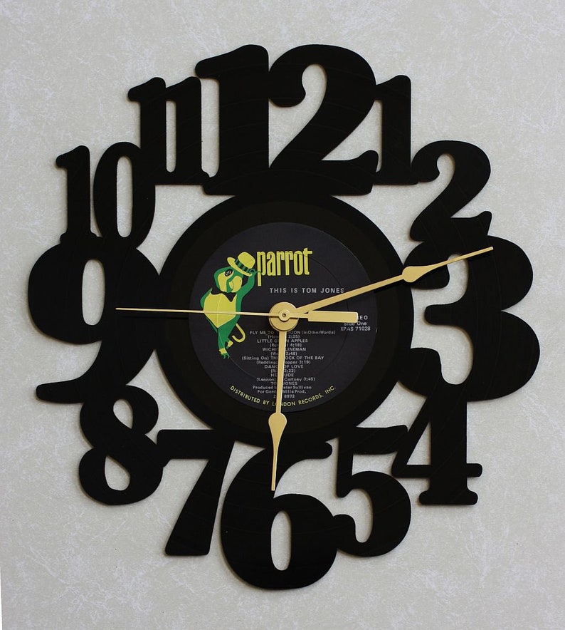 Smokey RobinsonThe Righteous BrothersTOM JONESJames IngramJohnny LeeLittle Richard ~ Recycled LP Vinyl RecordAlbum Wall Clock S-11