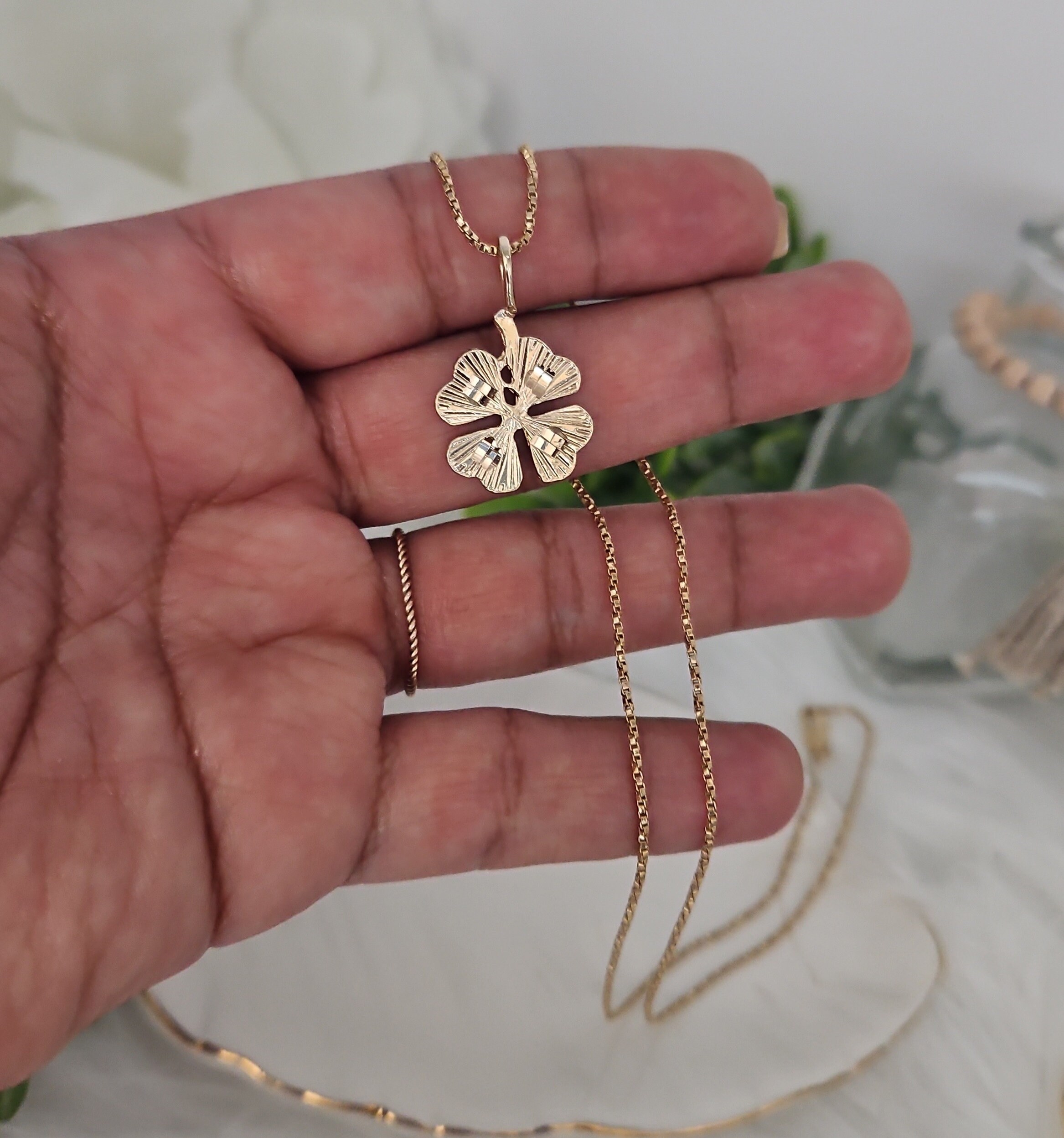 Lucky Shamrock Celtic Clover necklace,Celtic Knot Shamrock pendant,Trinity  knot | eBay