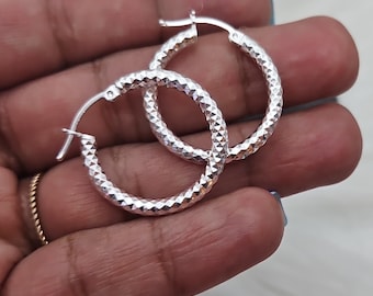 スターリングシルバー ダイヤモンドカット フープイヤリング：軽量 25 mm フープ、925