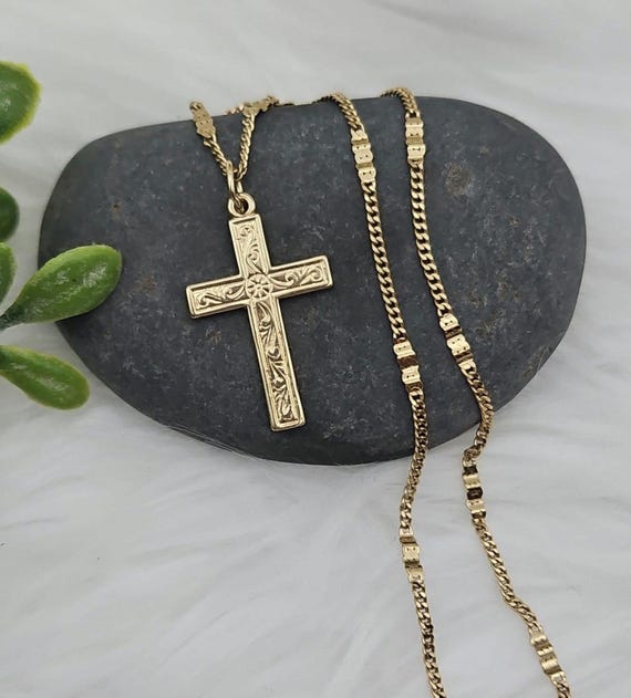 Croce In Oro Massiccio Per Uomo Donna Ciondolo Croce E Infinito In Oro 9 Carati E Zirconi | Laval Europe Croce Oro Per Battesimi Comunioni E Matrimoni