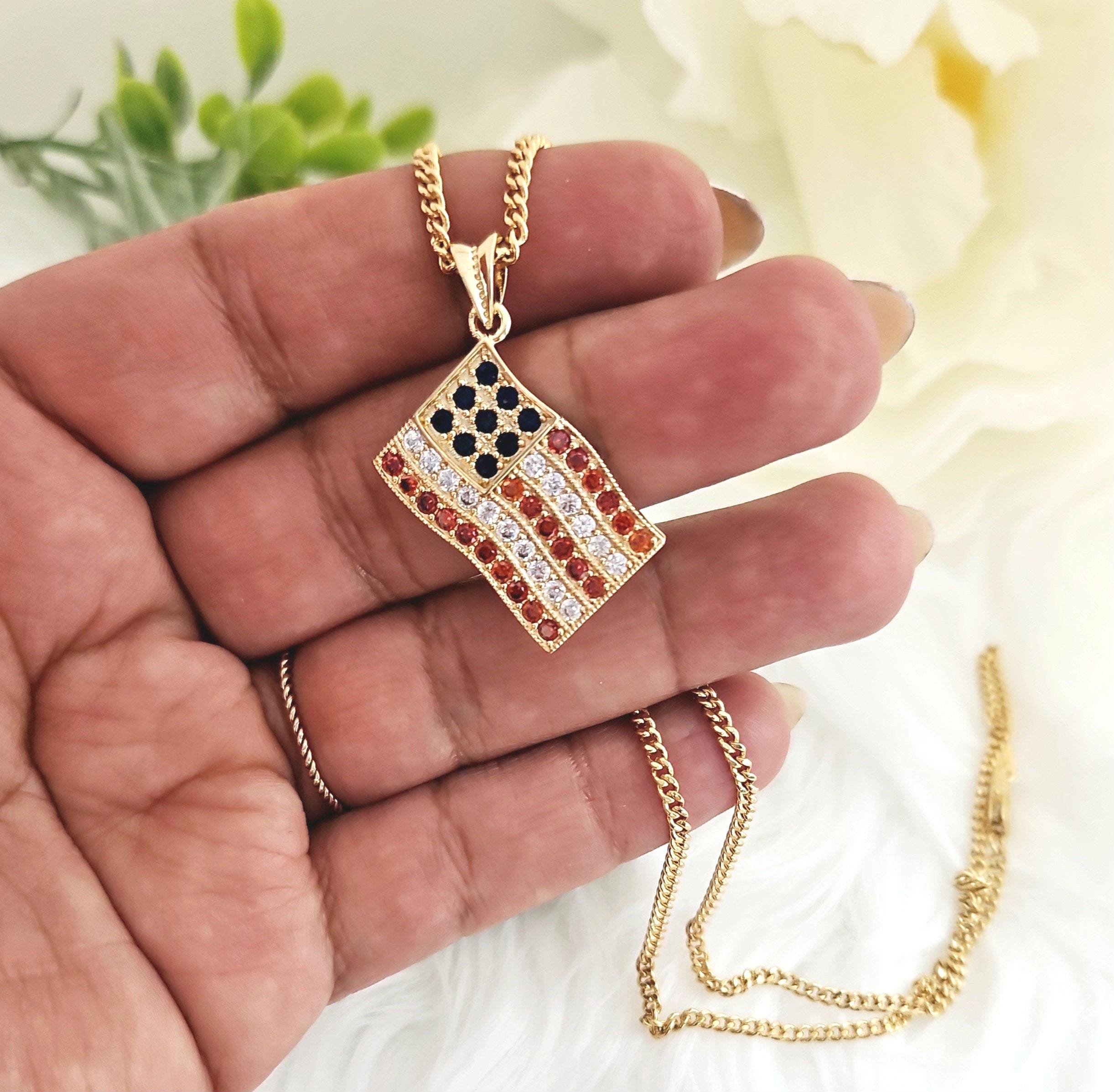 スタンダードカリフォルニア　USA FLAG NECKLACE Gold American Flag Necklace: Cubic Zirconia USA Pendant, 2mm Curb