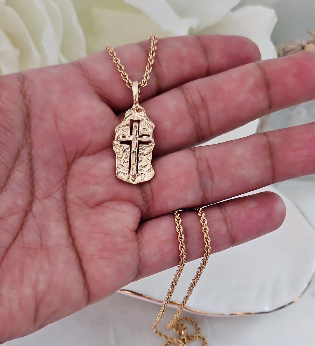 Gold Cross Necklace Unisex Crucifix in Wall Necklace 14k Etsy