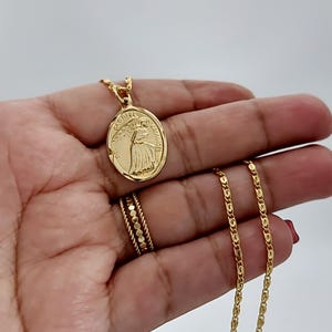 ゴールド セント ガブリエル ネックレス、神の使者、楕円形のセント ガブリエル ペンダント、2 mm スコール チェーン付き、14k 厚手メッキ ゴールド、私たちのために祈ってくださいというメッセージ