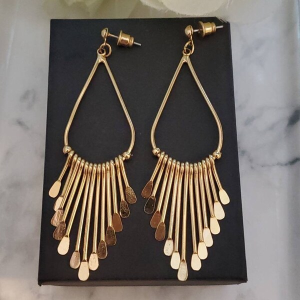 Gold Metal Fringe Flower Earrings main image 0