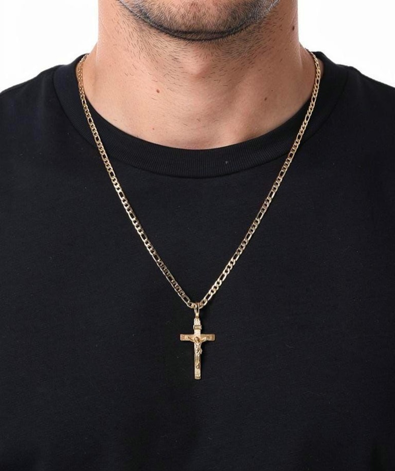 Collar con crucifijo de oro: chapado en oro grueso de 14 k, cadena Figaro de 4 mm, garantía de reemplazo de por vida imagen 5