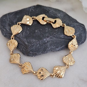 Gold Seashell Bracelet, Ladies Sea Shell Bracelet, 14k Heavy Plated Gold Bracelet, Diamond Cut Bracelet, Lifetime Replacement Guarantee