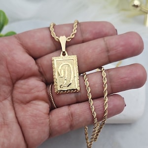 Collar con inicial de oro, collar con inicial rectangular, cadena de cuerda de 2 mm, chapado en oro grueso de 14 k, alta calidad, garantía de reemplazo de por vida