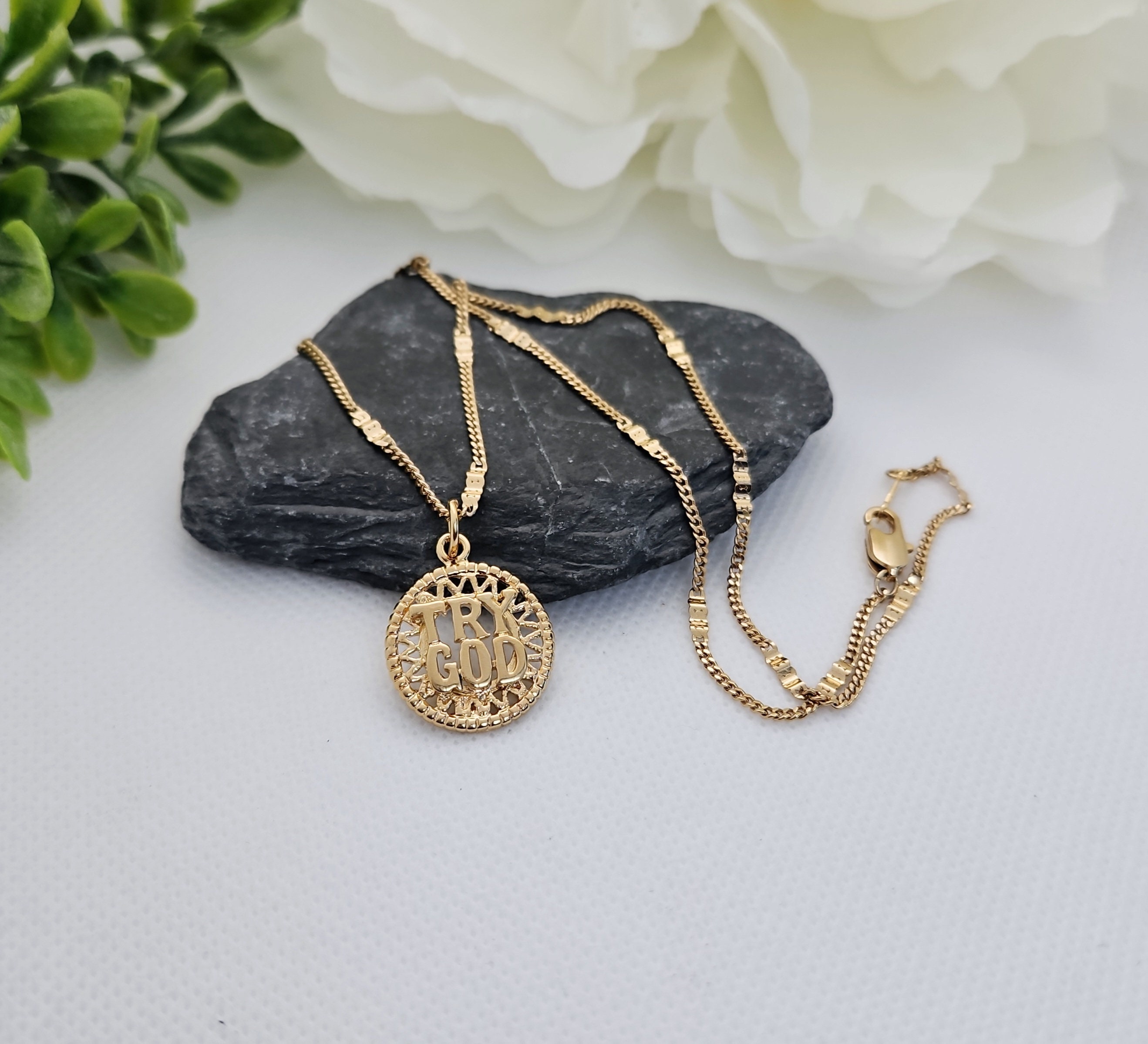 0.37 Carat 14K Yellow Gold Hamsa Hand Of GOD Diamond Pendant Necklace  HandMade Pave Set