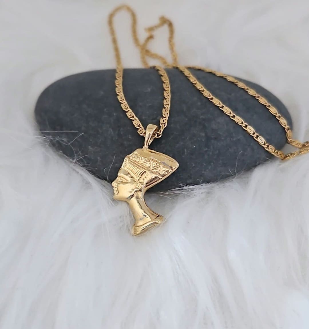14k Yellow Gold Nefertiti Pendant – Egyptian Filigree Profile Charm, 18x31mm - View #2