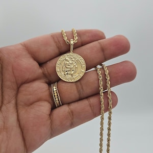 Gold St Christopher Halskette, Saint Christopher Traveling Mercies, 14 Karat schwer überzogenes Gold, Anhänger mit 21 mm Durchmesser, 3 mm Kette im französischen Seilstil