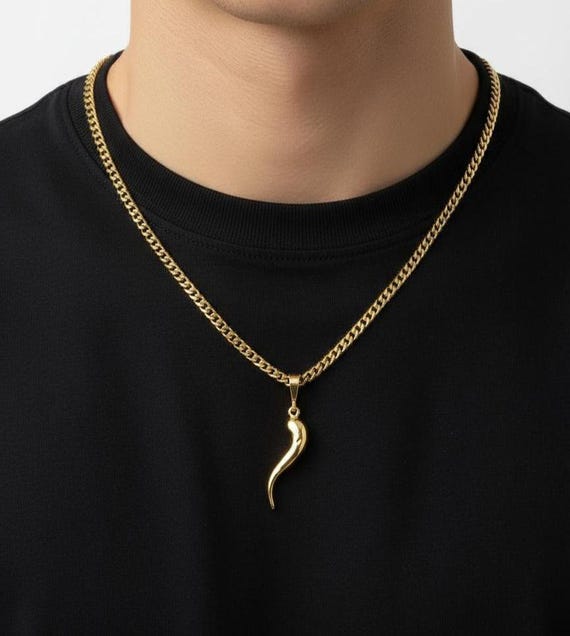 10K Yellow Gold Italian Horn Necklace | Appx. 11.6 Grams 26 inch gold chain solid with 10k Italian horn display picture 1