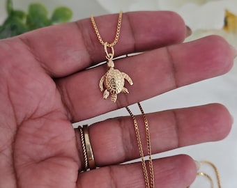 Gold Tiny Sea Turtle Necklace, Pendant's Legs Move, 14k Heavy Plated Gold Necklace, 1mm Box Style Chain, High Quality Necklace, Moving Legs