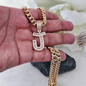 Collar con inicial de circonita cúbica de oro, cadena de 7 mm, sólido y pesado, de alta calidad, chapado en oro de 14 k y circonita cúbica.