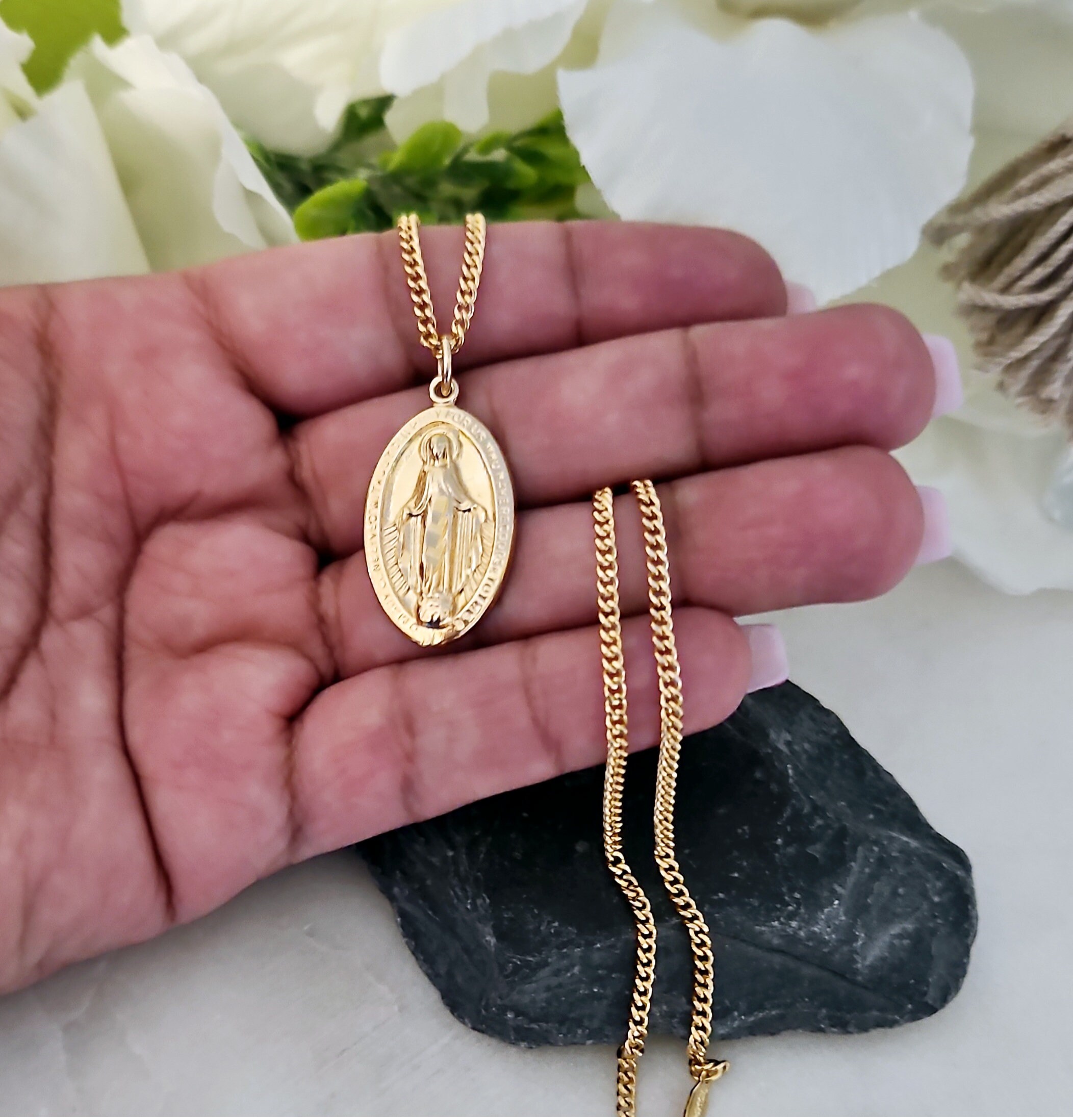  Colgante de oro amarillo de 14 k con medalla milagrosa de la  Virgen María, Metal : Ropa, Zapatos y Joyería