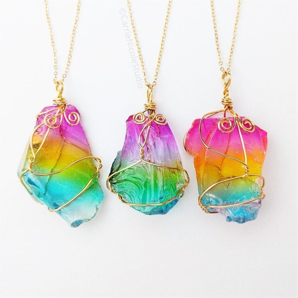 Collier en cristal de Quartz arc-en-ciel / Quartz Aura arc-en-ciel / Pendentif enroulé de fil / Bijoux Pastel Goth / Quartz titane / Collier en cristal brut