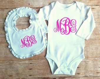 Personalized Coming home outfit for girl or boy 2 pc set body suit and bib