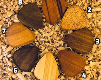 Handgefertigte Holz Plektrums und Plektren aus 73 heimischen & exotischen Holzarten