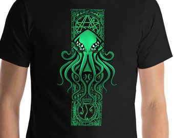 Cthulhu Obelisk - Eldritch Arts - Lovecraftian Mascot on Unisex Soft Black 100% Cotton Tee