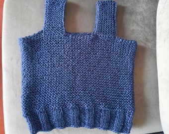 The Sunny Skies Top (medium lightweight cropped tank top) loom knitting pattern