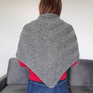 LOOM Knitting Pattern - The Stormy Shawl (chunky/bulk/warm/lightweight)