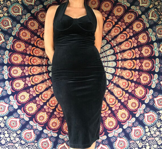 Retro 1990’s Fitted YES CLOTHING Velour Halter dre