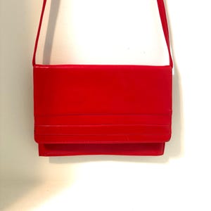 Vintage Red Shoulder Bag – 1980s/1990s Structured Handbag with Long Strap, Retro Evening Purse