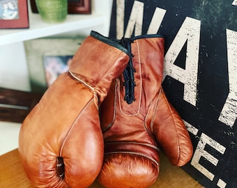 Boxing Gloves - Brown leather Vintage style boxing gloves / Father’s Day gift / gift for Boxing fan / gift for men / retro prop