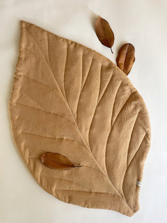 Honey Leaf Play Mat, Jungle nursery decoration, Linen carpet, Kids play rug, Baby shower gift, Sandy bedside rug, Activity mat