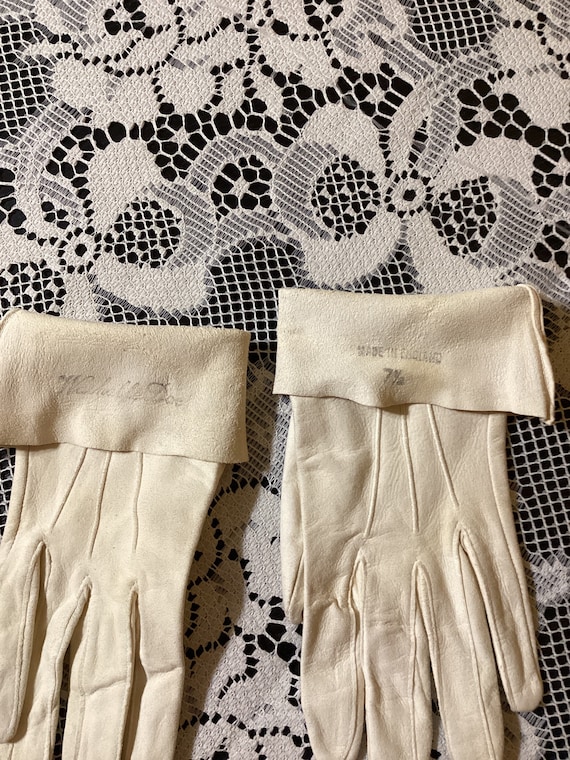 Vintage Lady Washable Doe Leather Gloves Made in … - image 6