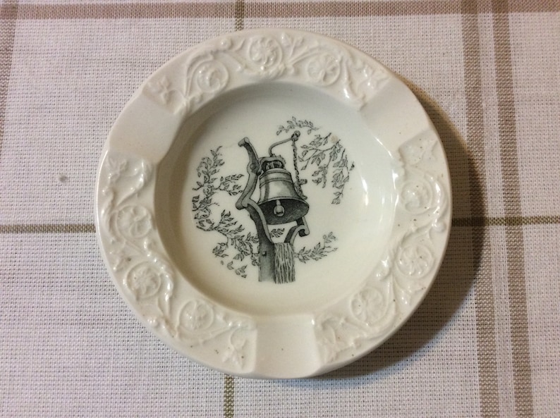 Vintage Wedgewood Early Modern Valley Bell Decrative Ashtray Made In England