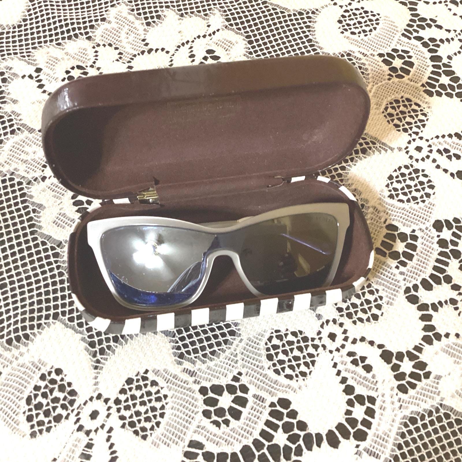 Henri Bendel sunglasses Henri Bendel Sunglasses rare main image 3