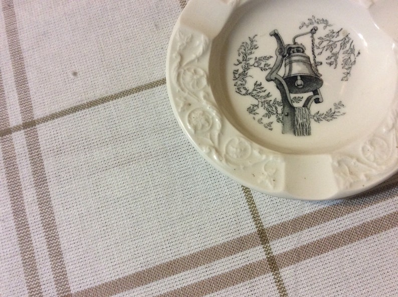 Vintage Wedgewood Early Modern Valley Bell Decrative Ashtray Made In England