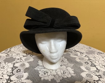 Oscar de la Renta Milllinery Felt Hat Cream Black flower Oscar de la Renta Hats for Women for sale | eBay main image 2