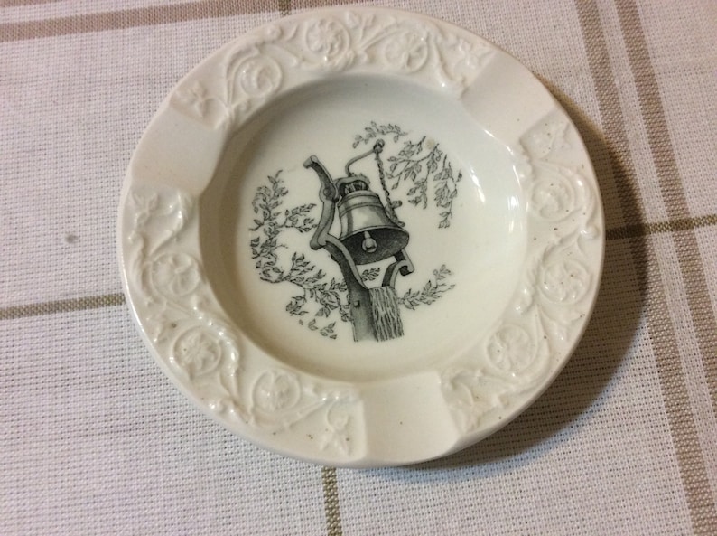Vintage Wedgewood Early Modern Valley Bell Decrative Ashtray Made In England